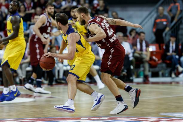 易在内线被 易在内线被